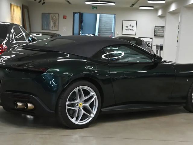 Ferrari Roma Spider