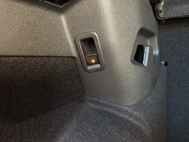 Volkswagen Golf Business Life