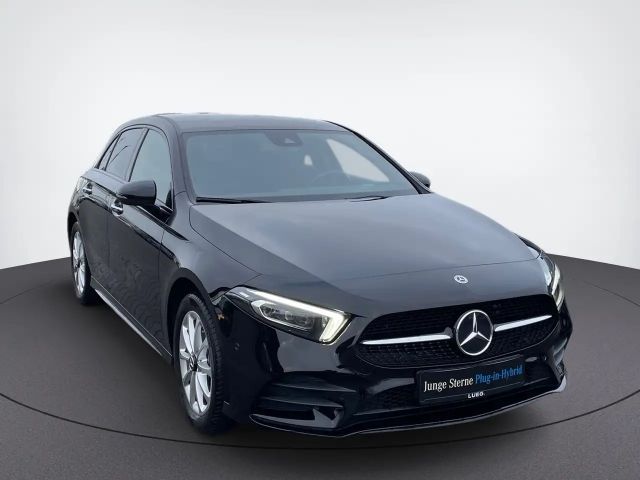Mercedes-Benz A 250 A 250 e AMG Line