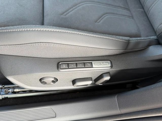 Volkswagen Golf 1.5 eTSI Life Variant