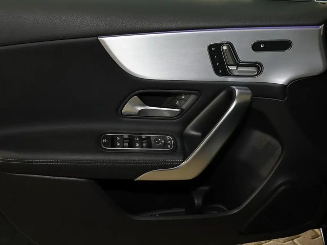 Mercedes-Benz A 200 4MATIC