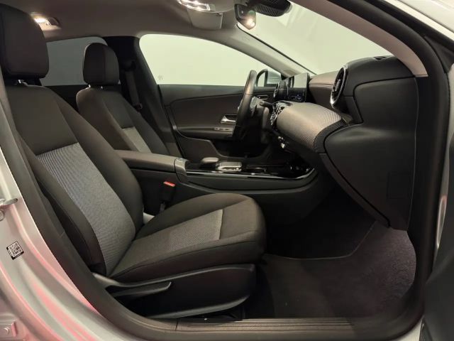 Mercedes-Benz CLA 200 CLA 200 d