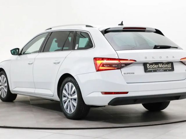 Skoda Superb Combi iV