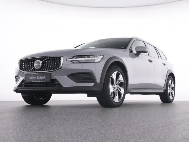 Volvo V60 Cross Country AWD Plus