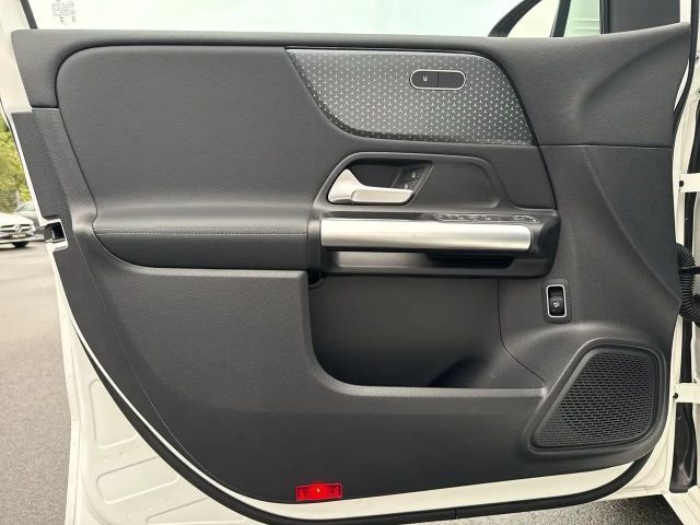 Mercedes-Benz B 180 B 180 d Sedan