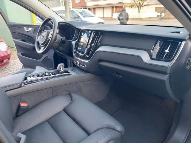 Volvo XC60 AWD Dark Plus