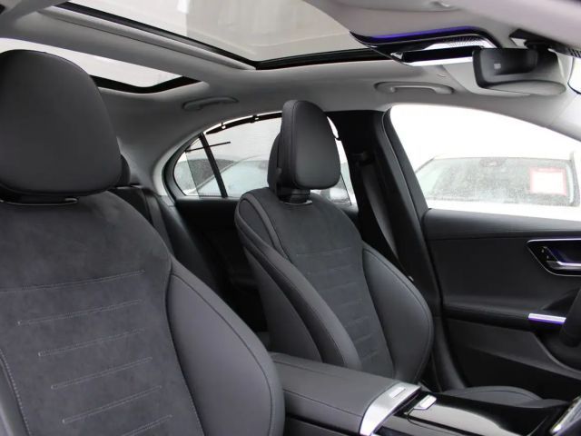 Mercedes-Benz C 200 AMG Line Sedan