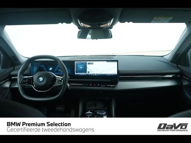 BMW 530 HYBRID - HAAK - ACC - LEDER