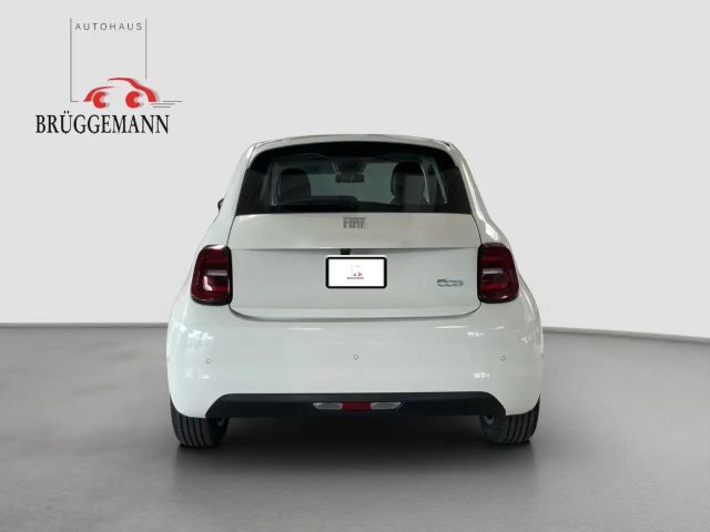 Fiat 500e + Komfort Paket, Style Paket
