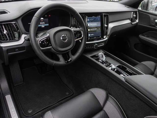 Volvo V60 Cross Country AWD Plus