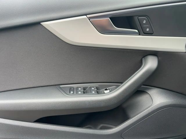 Audi A4 35 TFSI Avant Sedan