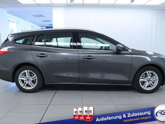 Ford Focus Cool & Connect Wagon