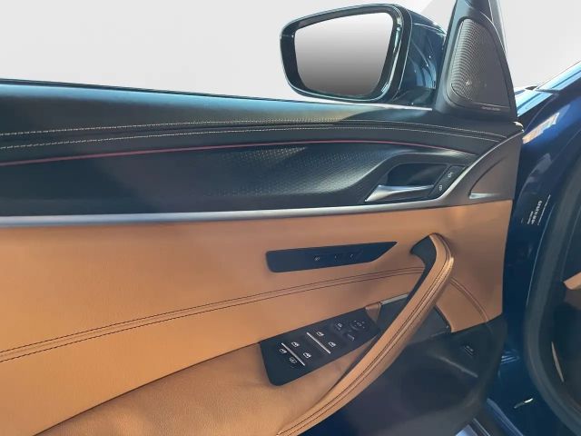 BMW 530 530d M-Sport Sedan