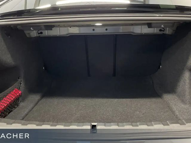 BMW 320 320i M-Sport Sedan