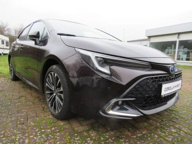 Toyota Corolla Hybride Team D