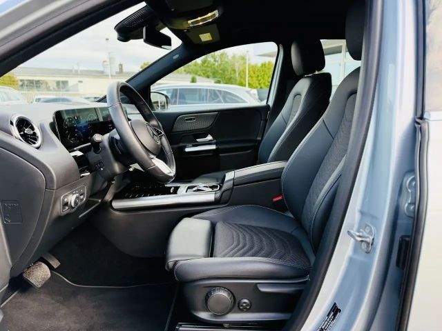 Mercedes-Benz B 180 B 180 d Progressive Sedan