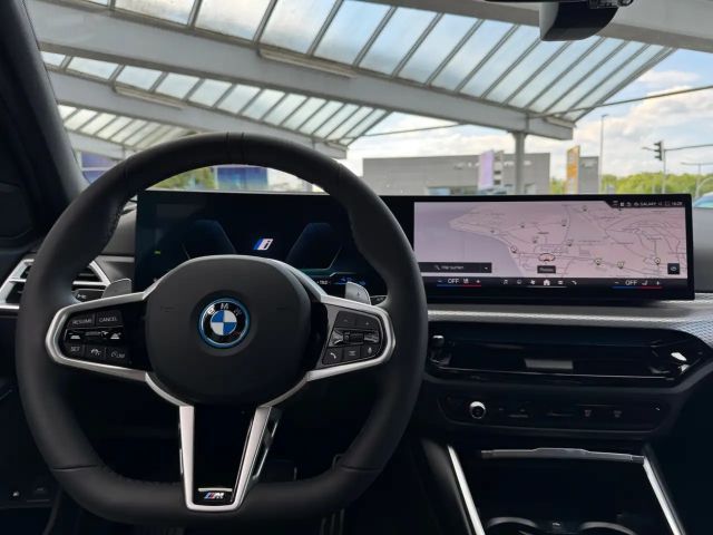 BMW 330 330e M-Sport Touring xDrive