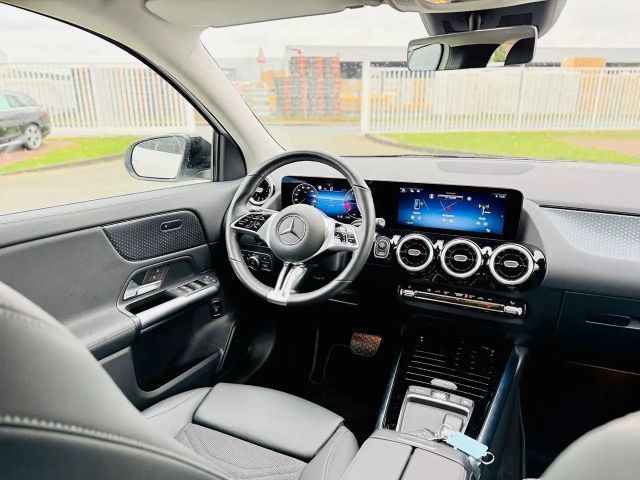 Mercedes-Benz GLA 200 Progressive