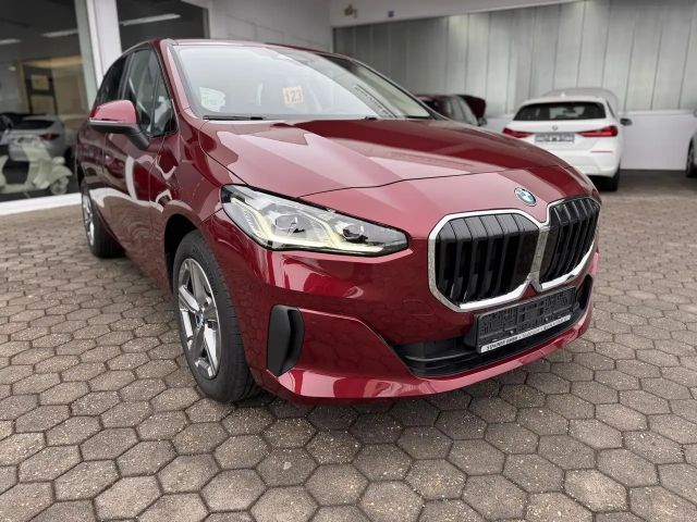 BMW 218 KAMERA DAB KLIMAAUTOMATIK LED