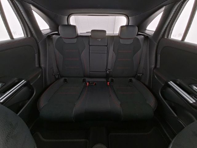 Mercedes-Benz EQA 300 4MATIC