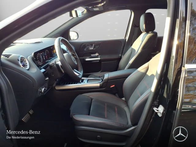 Mercedes-Benz B 180 AMG Line Sedan