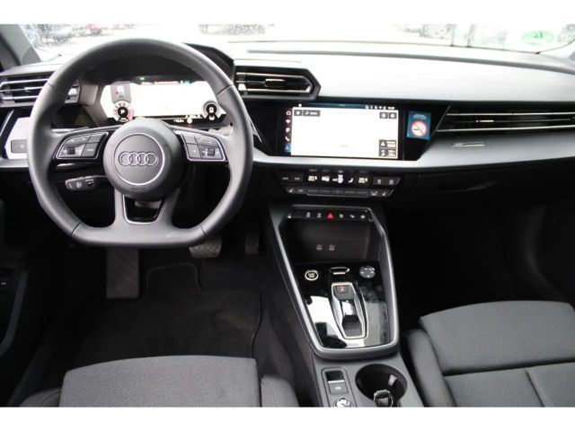 Audi A3 35 TFSI Business S-Tronic Sedan