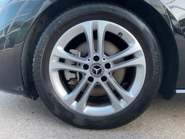 Mercedes-Benz CLA 180 CLA 180 d Shooting Brake