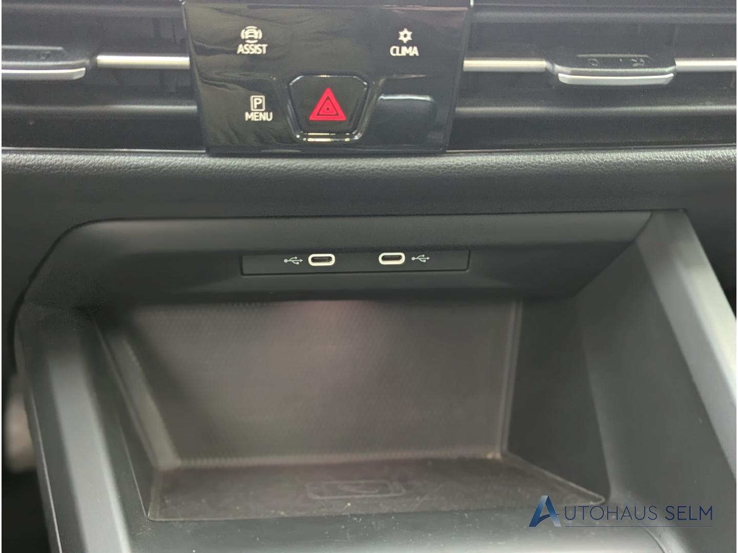 Volkswagen Golf 1.5 TSI Golf VIII Life