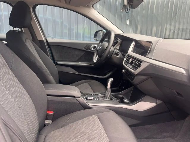 BMW 116 116i 5-deurs Sedan