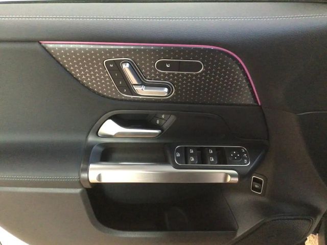 Mercedes-Benz EQB 300 4MATIC Progressive