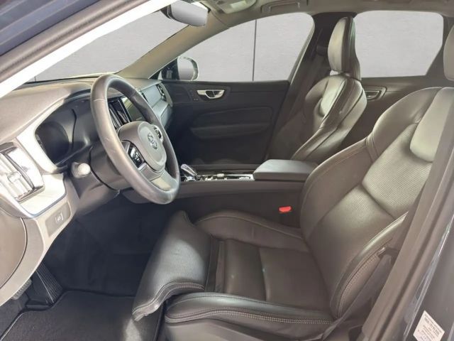 Volvo XC60 AWD Dark Plus