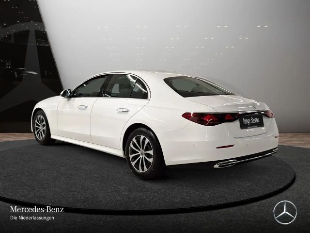 Mercedes-Benz E 200 AVANTGARDE Sedan