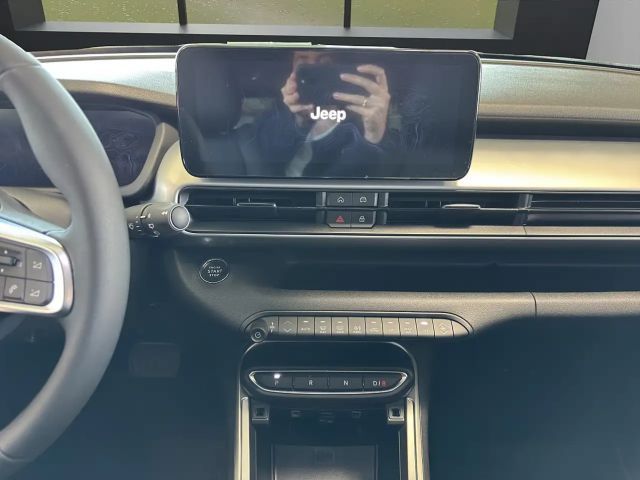 Jeep Avenger Full-Electric Summit