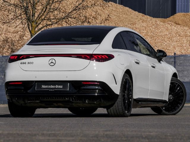 Mercedes-Benz EQE 300 Sedan