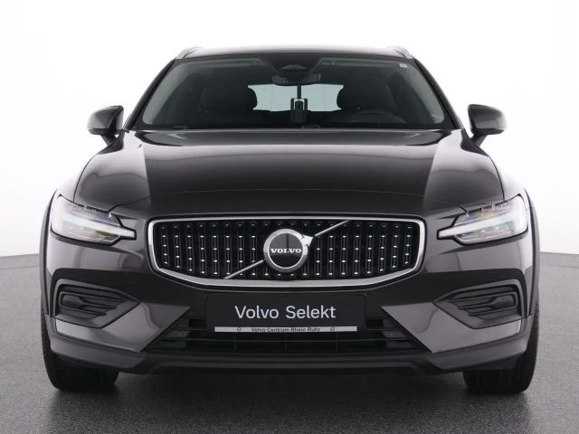 Volvo V60 Cross Country AWD Plus