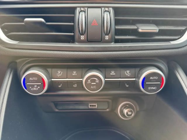 Alfa Romeo Giulia AT8 Q4 Veloce