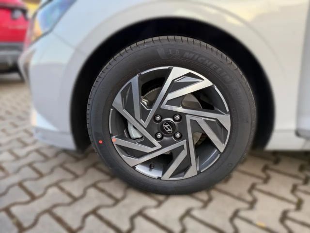 Hyundai i20 AUTOMAT+NAVI+APPLE/ANDROID+SITZHZG+LENKRADHZG+KAME