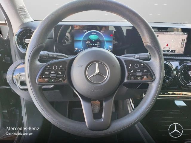 Mercedes-Benz A 250 A 250 e