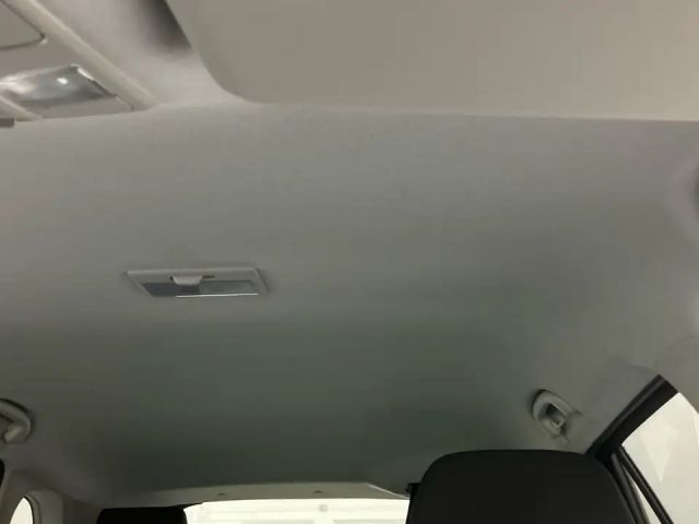 Suzuki S-Cross Hybrid