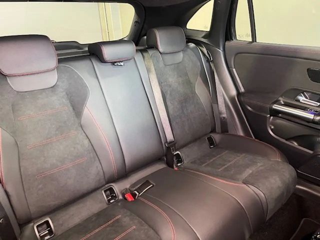 Mercedes-Benz GLA 220 4MATIC AMG Line