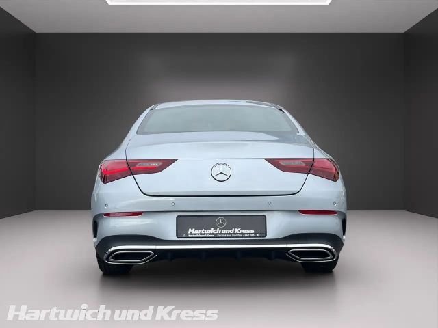 Mercedes-Benz CLA 200 AMG Line Sedan