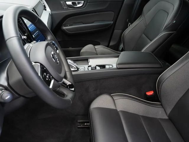 Volvo XC60 AWD Dark Plus