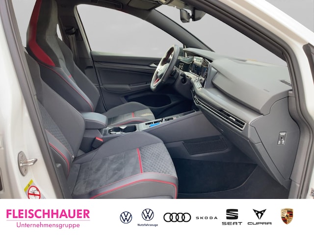 Volkswagen Golf 2.0 TSI Golf VIII