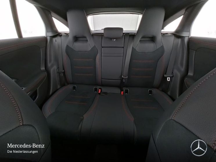 Mercedes-Benz CLA 200 AMG Line Shooting Brake