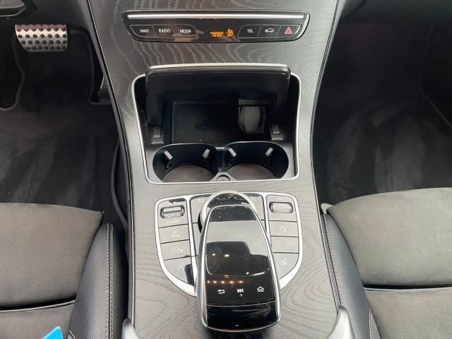 Mercedes-Benz C 200 AMG Line Coupé