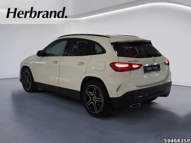Mercedes-Benz GLA 200 AMG Line