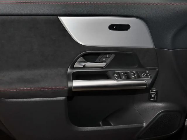 Mercedes-Benz GLA 200 AMG Line