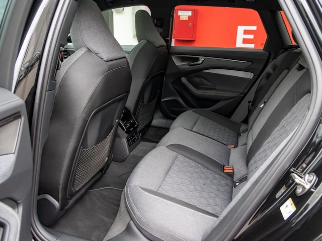 Audi A6 Avant Quattro S-Tronic