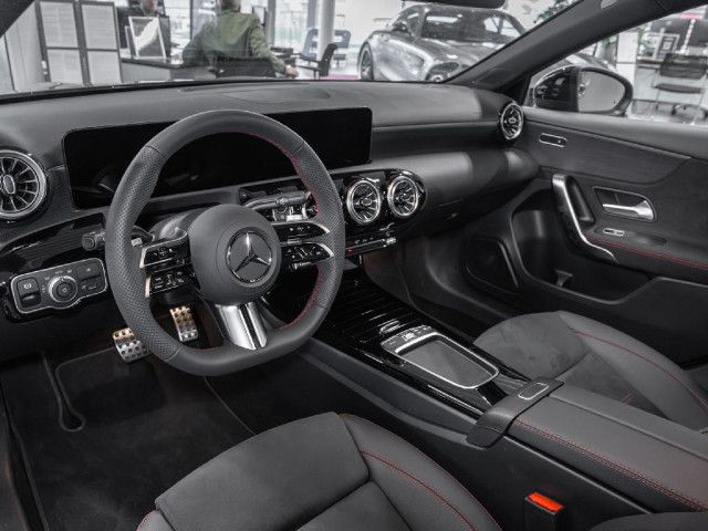 Mercedes-Benz A 200 A 200 d