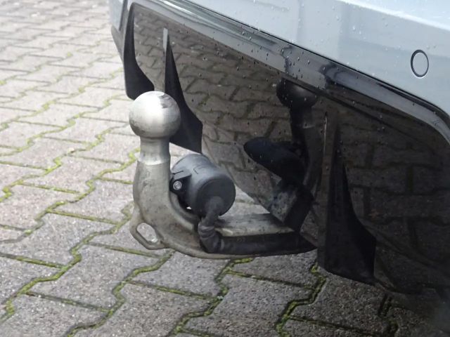 BMW 330 330e M-Sport Touring xDrive